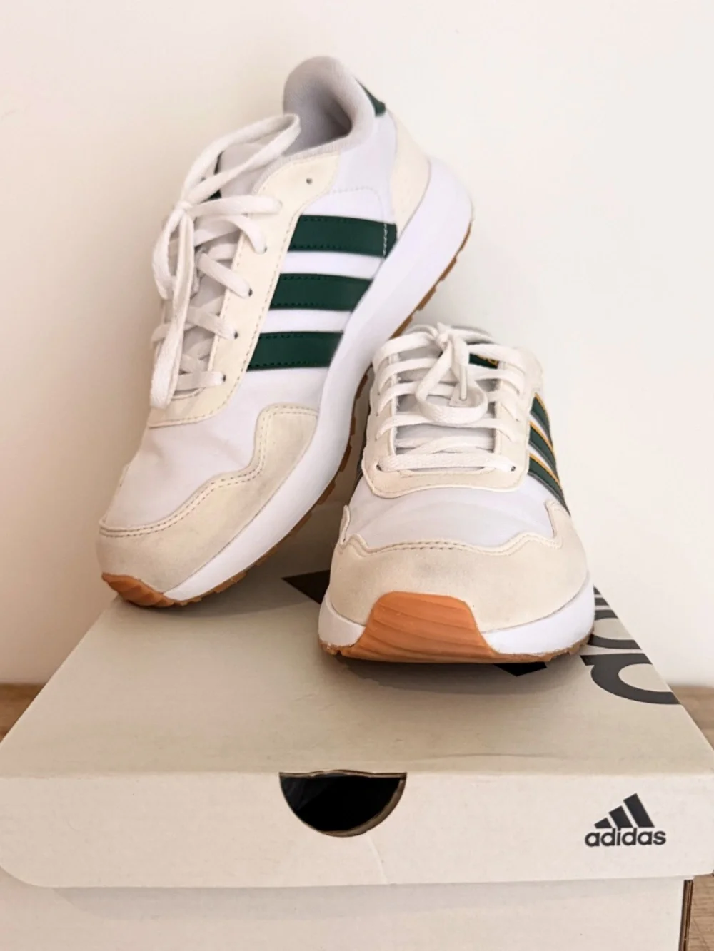 Adidas Run 60s US 4 Kids